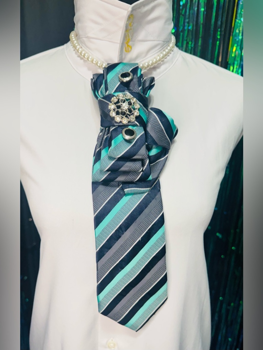 Stylish Navy Striped Necktie with Diamond Brooch Accent